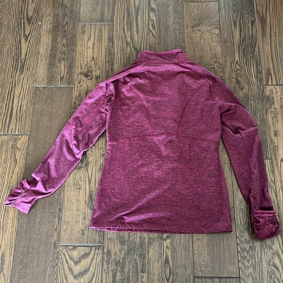 Kirkland Signature athletic zip sweater. Zipper on side arm. Prestige condition. - Picture 3 of 3